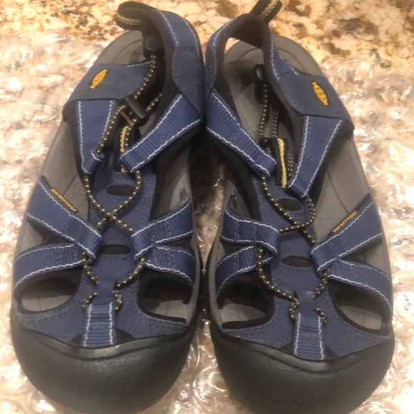 Keen Womens waterproof Sandal - Picture 2 of 4